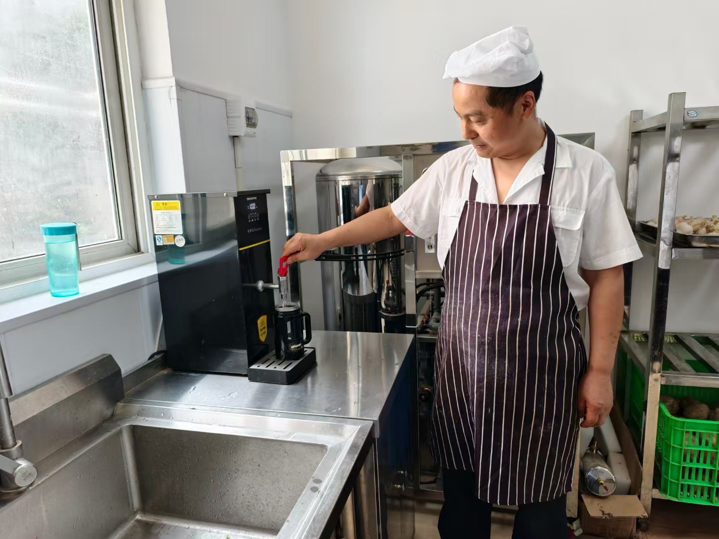 净水赋能舌尖美味｜火车站段食堂的品质用水革命  在追求高效出行的时代