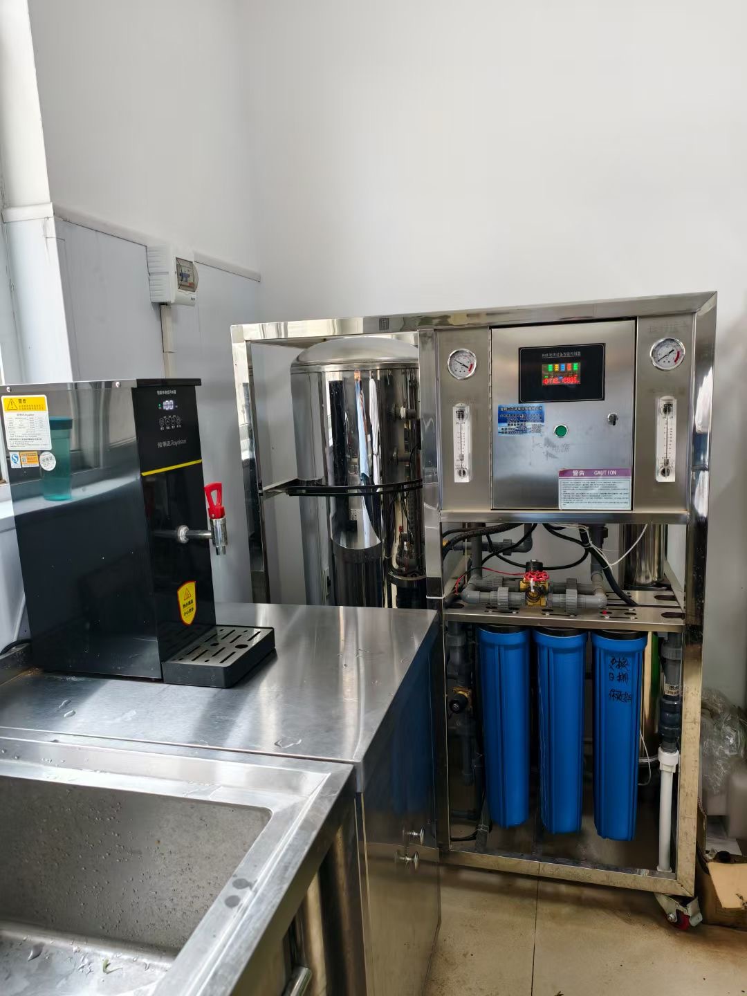 净水赋能舌尖美味｜火车站段食堂的品质用水革命  在追求高效出行的时代