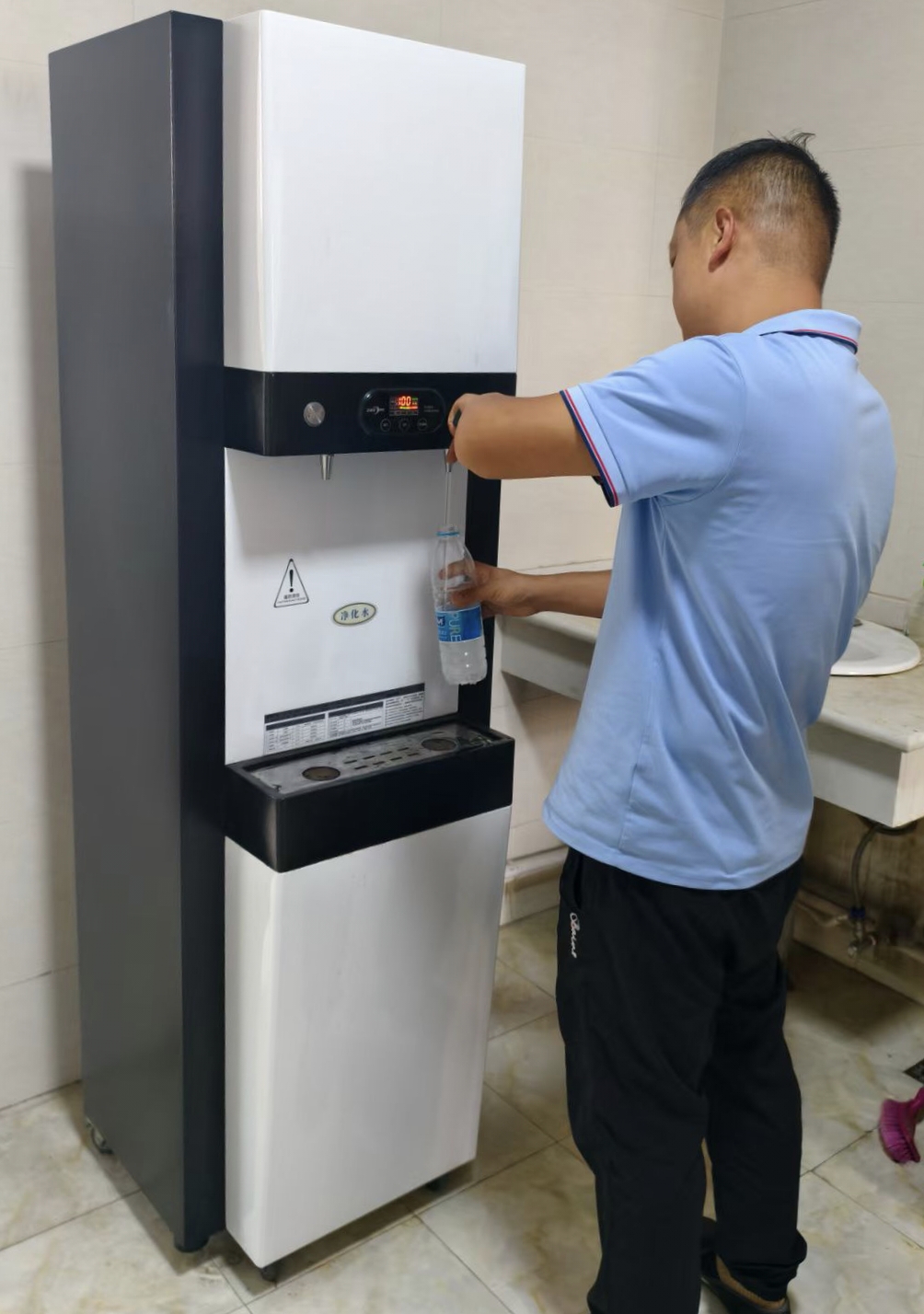 公安局派出所直饮水设备施工完成