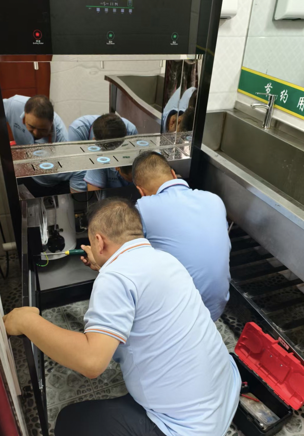 公安局派出所直饮水设备施工完成