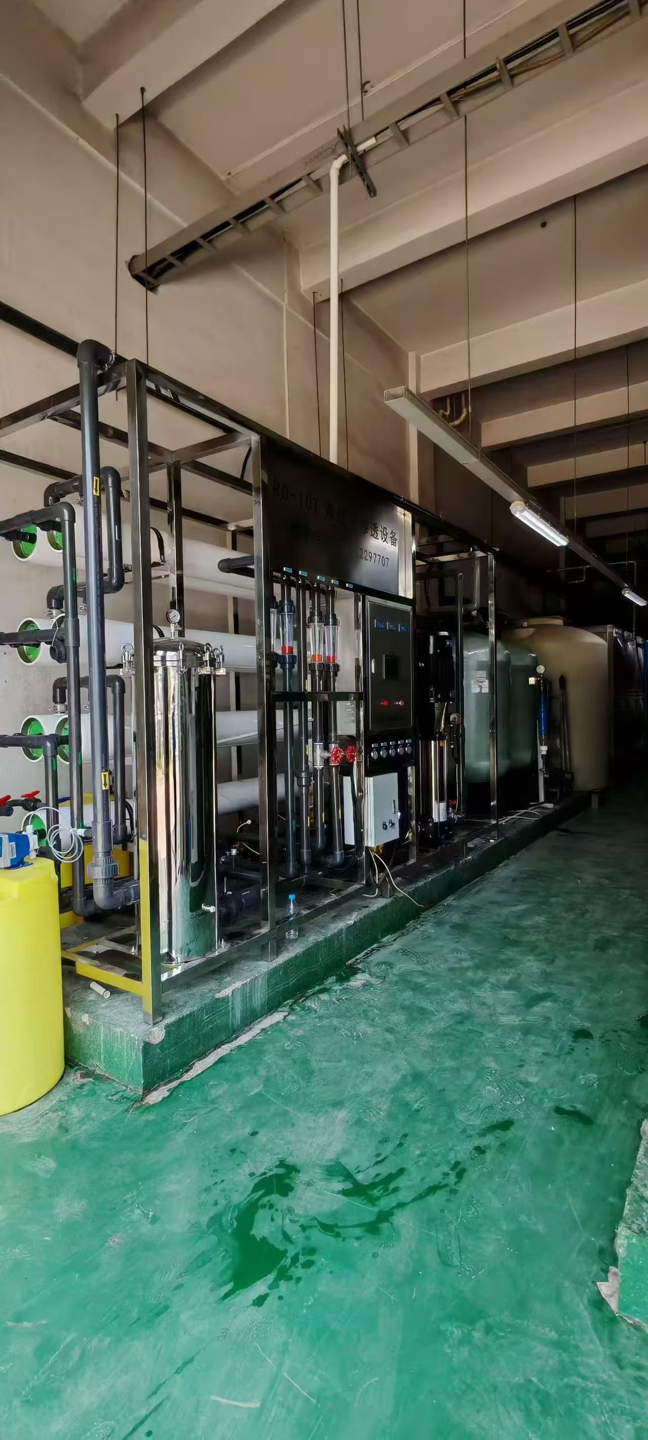 凌云电子产业园百吨超大型纯水设备顺利完工